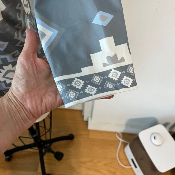 GRETCHEN SCOTT Aztec Print Top with Stretch Size Small - Picture 4 of 7